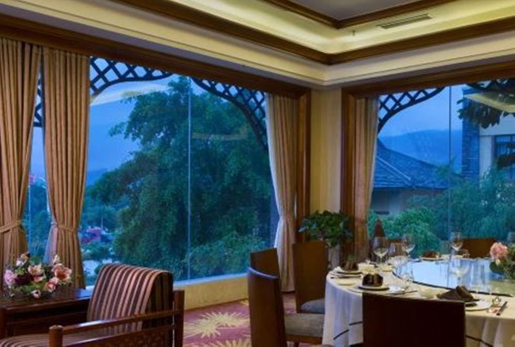 Ramada Plaza Xishuangbanna Hotel Ngoại thất bức ảnh